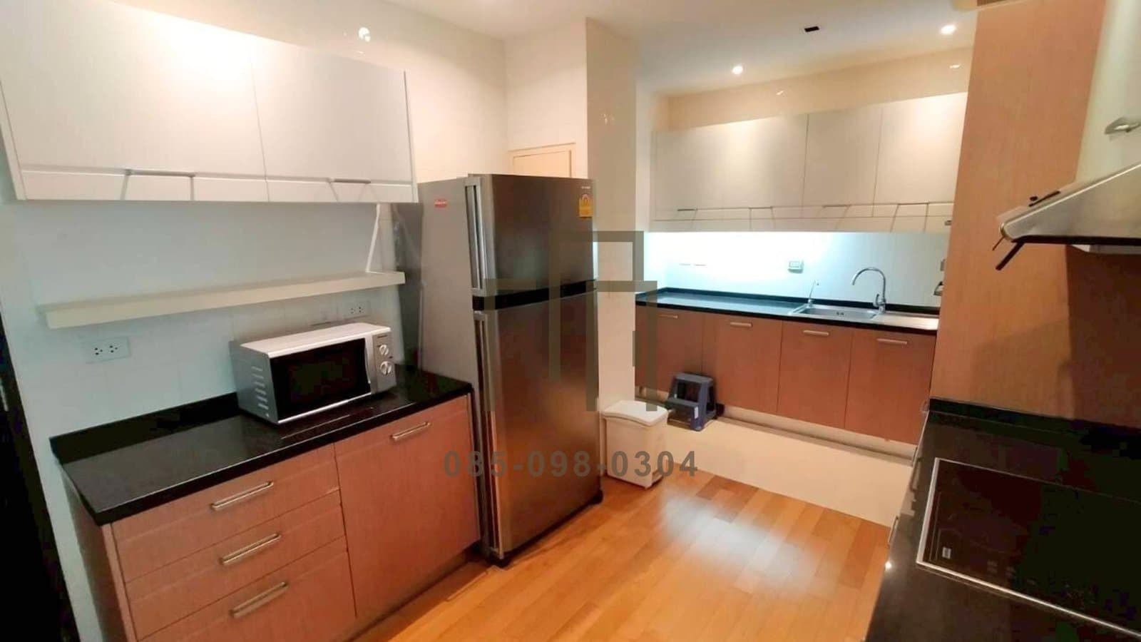 3 Bedrooms Condo, The Madison, near Phrom Pong, photo 1