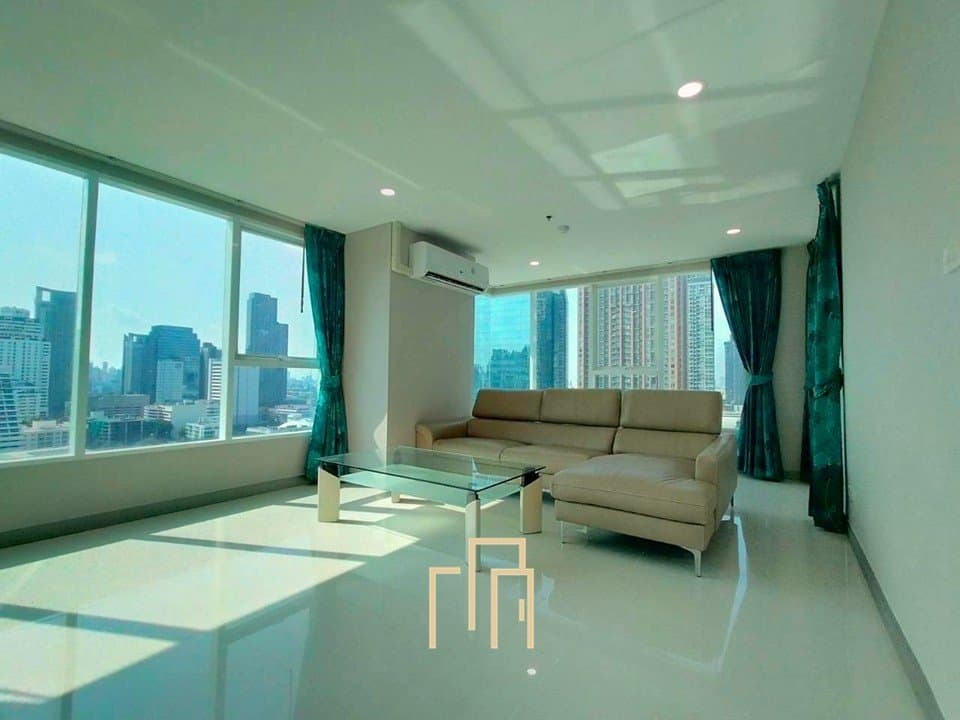 2 Bedrooms Condo, Sukhumvit Living Town near Asoke