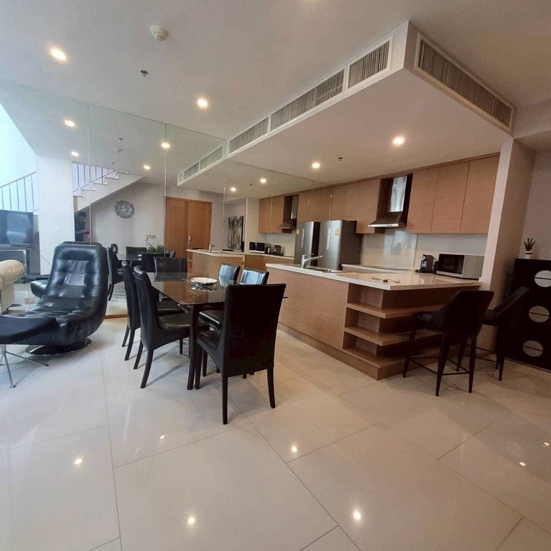 1 Bedroom Duplex Condo, The Emporio Place, near Phrom Pong, photo 3