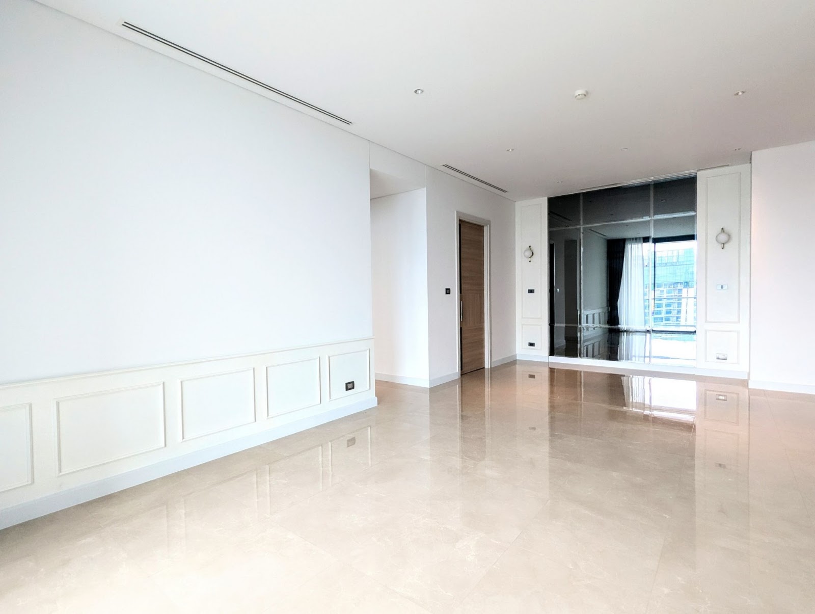 Sindhorn Residence, photo 2