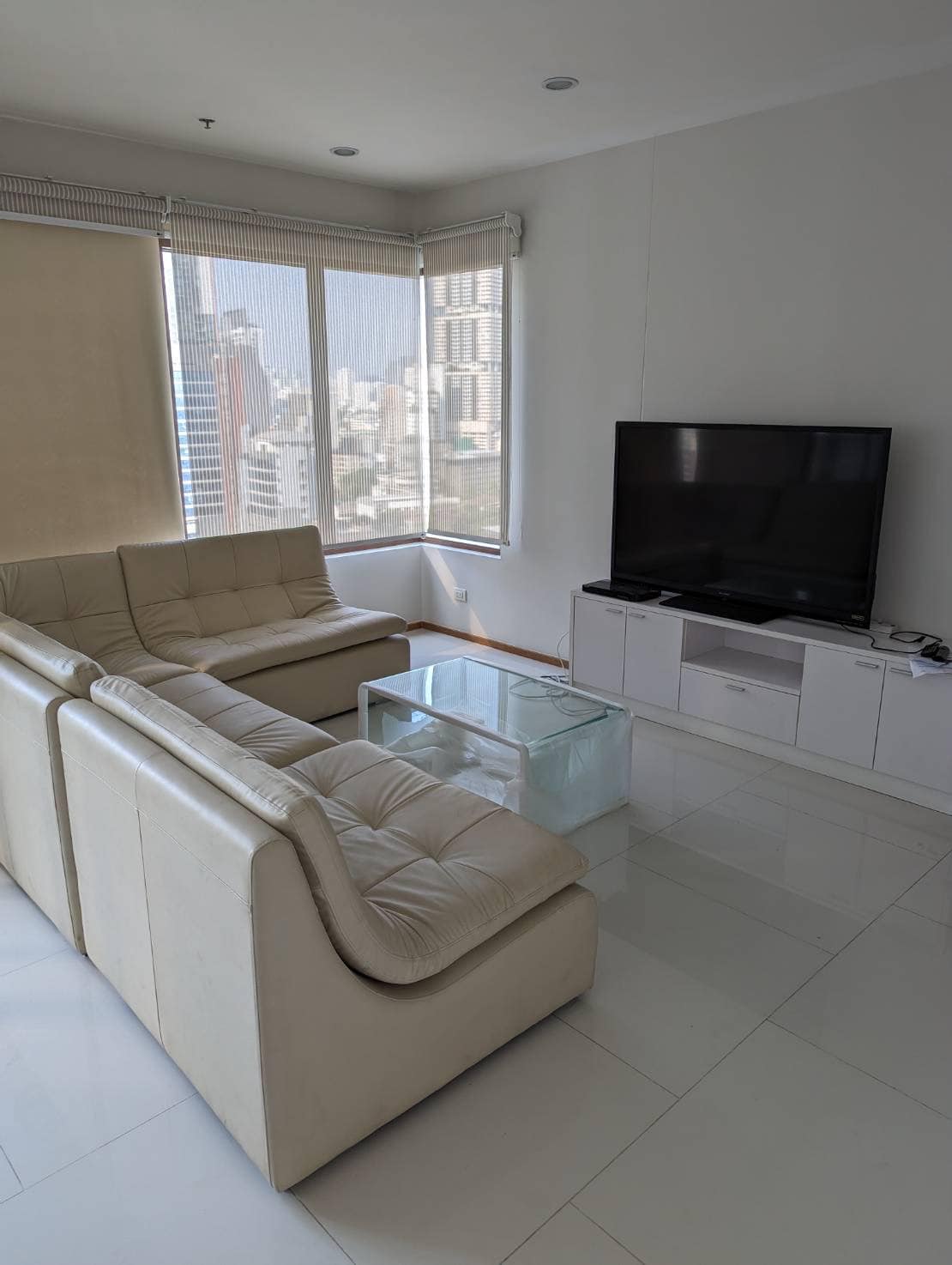 The Emporio Place, photo 2