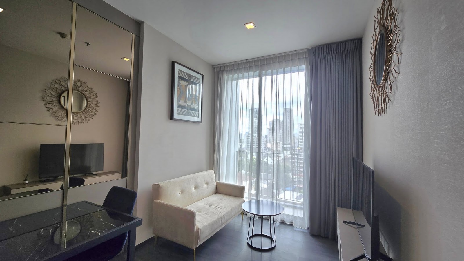 Edge Sukhumvit 23, photo 2