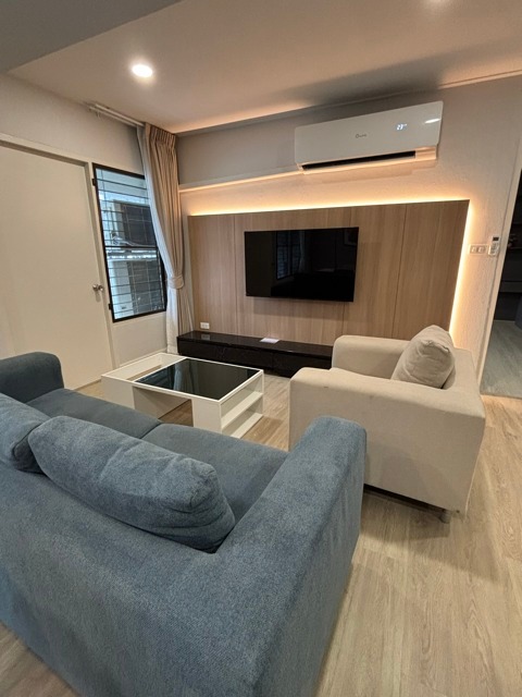 Thonglor Tower, photo 2