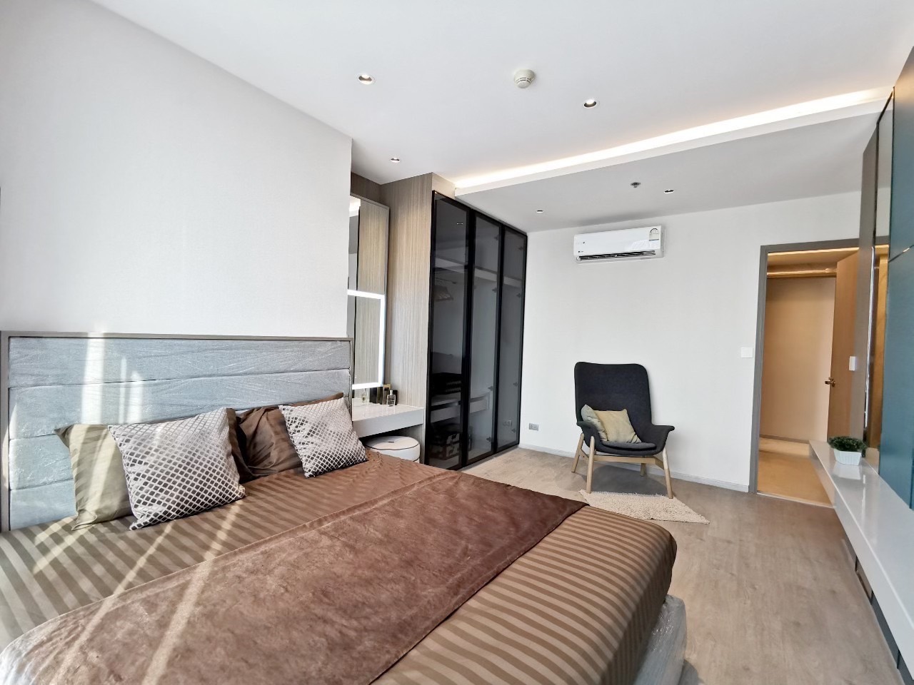 Sky Walk Condominium, photo 3