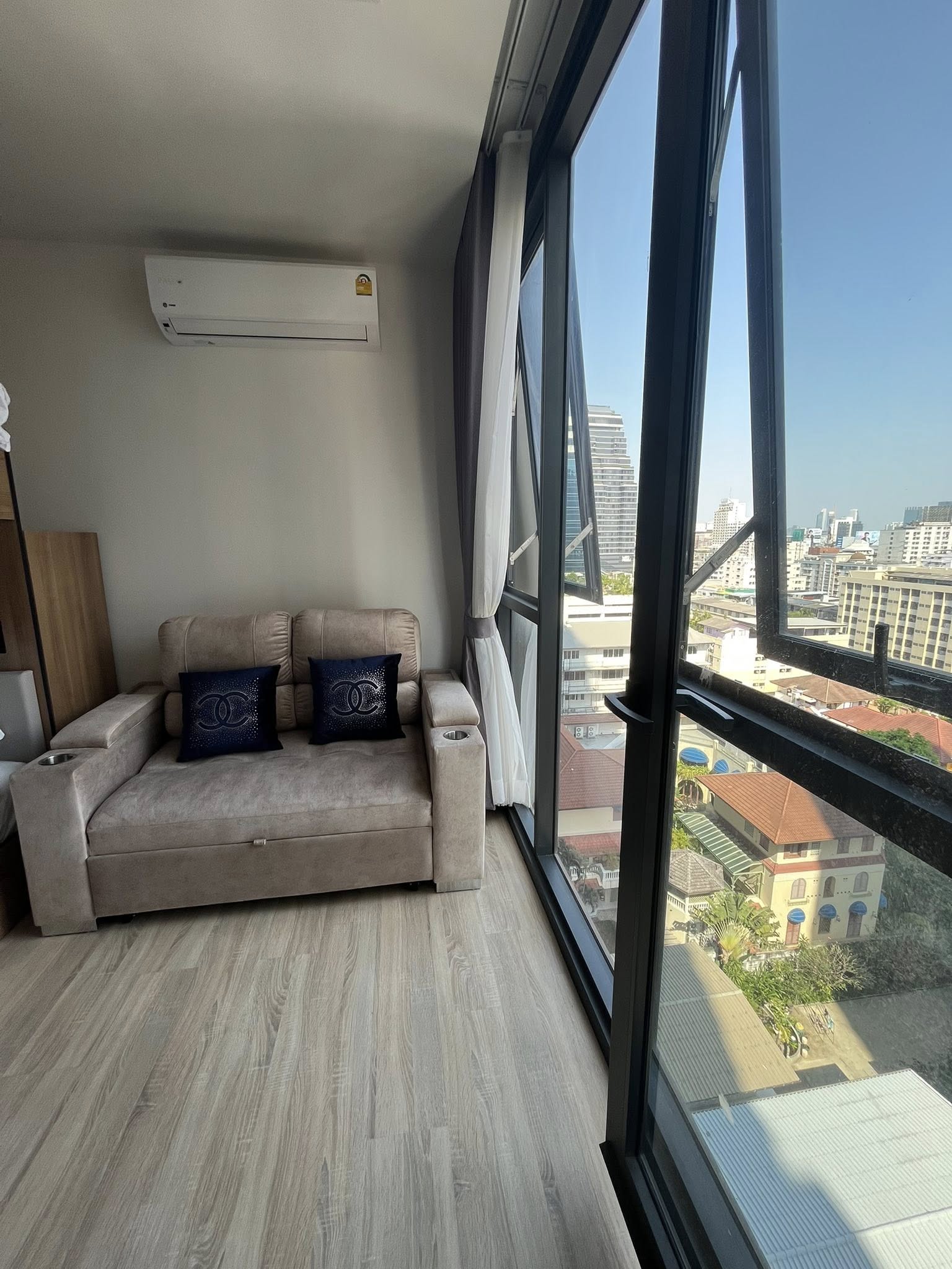 XT Phayathai, photo 2