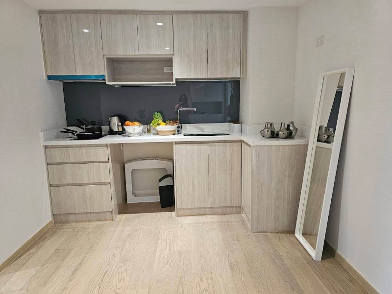 Runesu Thonglor 5